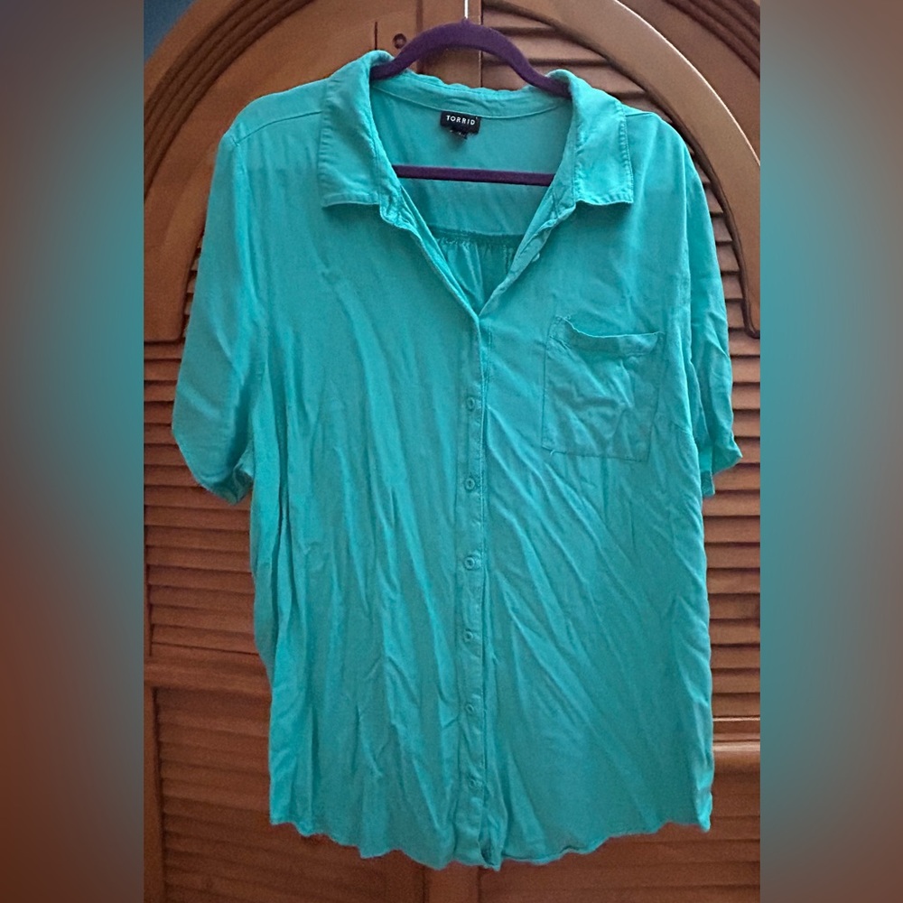 Torrid teal green shirt